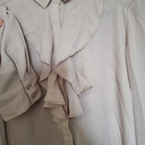 Elegant formal shirt with ruffles detail - Picture 3 of 5